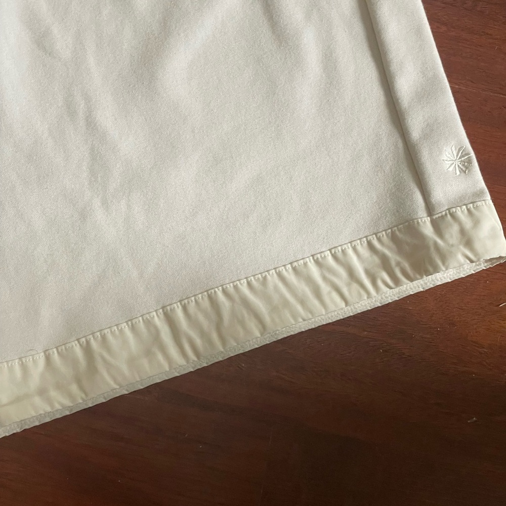Athleta Triumph Hybrid Wide Leg Crop sweatpant high rise stretch waist MED Cream - Picture 7 of 16